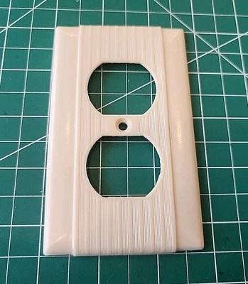 Placa de cubierta de pared de marfil de una sola banda de colección acanalada decorativa 🇺🇸 - COCHE Foto 1 de 4