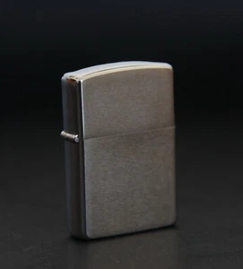 Zippo Lighter 200 REG Brush Fin Chrome Unboxed - Picture 1 of 4