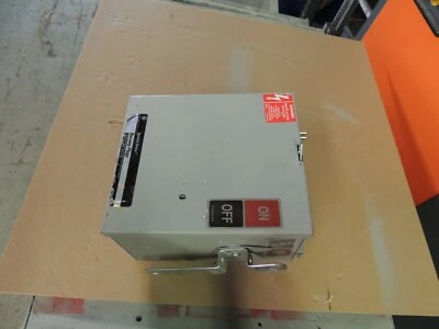 SL422RG, ENCHUFE INTERRUPTOR BUSWAY GE SPECTRA BAJO AMP, RECONOCIMIENTO 60 AMP, 240V, CON TIERRA Foto 1 de 3