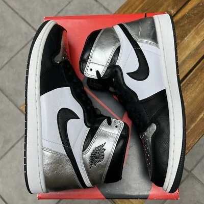 Talla 12.5 - Jordan 1 Alto OG Metálico Plateado Foto 1 de 4