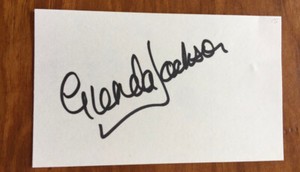 OSCAR WINNER GLENDA JACKSON HAND SIGNED AUTOGRAPHED 3" BY 5" CARD TOUCH OF CLASS