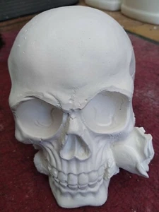 LARGE PLASTER SKULL & ROSE (paint your own!) decorate crafts etc 11x9x13 cm - Picture 1 of 4