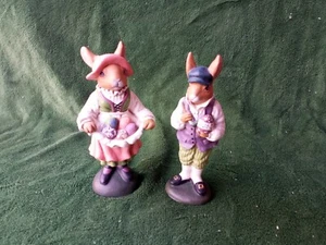 Set zwei Osterhasen Stil Hase mit Eier Korb Figur - Bild 1 von 2
