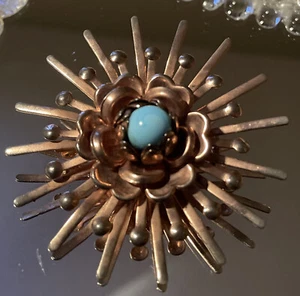 Vintage Brosche Türkis Blau Goldfarben Metall MCM Atomic Starburst Blume - Bild 1 von 14
