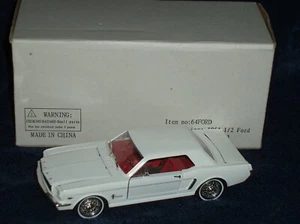 MOTOR MINT MUSEUM/ARKO 1964 1/2 FORD MUSTANG COUPE 1/32 WHITE - Bild 1 von 12
