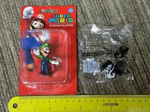 SUPER MARIO KEYRING LUIGI KEYCHAIN + BULLET BILL KART PROMO BRAND NEW! Nintendo - Picture 1 of 4