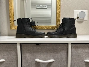 Doc Dr. Martens Black leather Combat Boots 11821 Youth big kids sz 4 - Picture 1 of 6