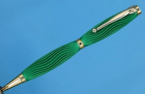 Tinta verde - pluma verde delgada en borde dorado + tinta verde Monteverde premium - Imagen 1 de 7