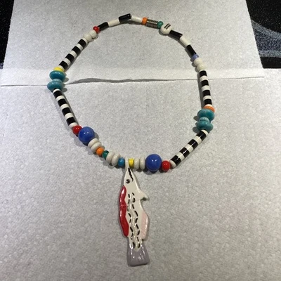 De Colección Rubí Z Mujer Cerámica Colgante Collar Exótico Salmón Pez Anguila Candace Loheed Foto 1 de 4