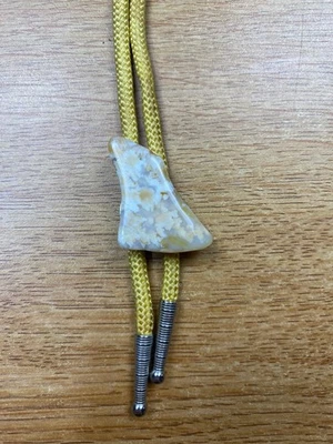 Corbata Bolo Amarillo y Cuarzo Foto 1 de 4