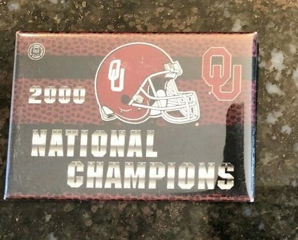 OKLAHOMA SOONERS 2000 NCAA FOOTBALL CHAMPS VINTAGE PINBACK/BOTÓN COMO NUEVO NUEVO Foto 1 de 1