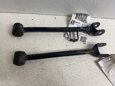 Brazos de localización de control Toyota Highlander 2004-2007 barra transversal de viga de suspensión trasera Foto 1 de 4