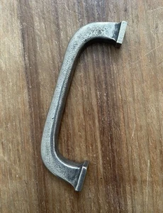Tirador de cocina antiguo estilo puerta de gabinete de hierro fundido con manija en D - Imagen 1 de 5