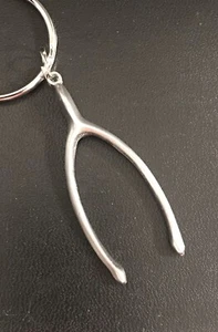 Llavero de metal plateado buena suerte WISHBONE de peltre macizo - Imagen 1 de 1