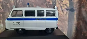 Furgoneta ambulancia Oxford Morris 1/43 LCC JM004 N_0155 de 2000 - Imagen 1 de 3