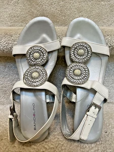 Bandolino Womens White Dress Sandals Embellished Strappy Open Toe 8M - Picture 1 of 11