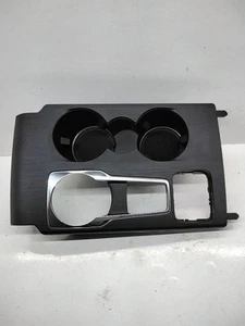 VANO PORTA BIBITE PER FORD Kuga Serie (DFK) JX7B-A045A66-F (19>) - Foto 1 di 4