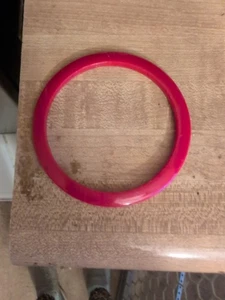 Brazalete de plástico rojo fino vintage de 3 pulgadas de diámetro - Imagen 1 de 2