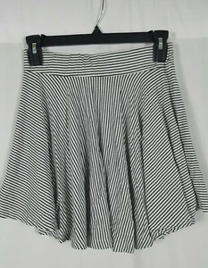 Minifalda American Eagle Don't Ask Why negra blanca a rayas talla XS - Imagen 1 de 8