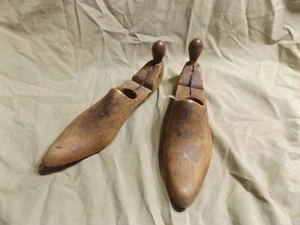 2 Primitive Antique Wood Women's Shoe Stretchers Well Made Thin Nice Patina - Picture 1 of 9