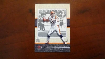 2002 FLEER GENUINE # 100 JON KITNA FOOTBALL CARD - Image 1 of 2