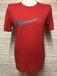 Nike Men's Red T-Shirt Size Medium M Swoosh Graphic Sports Cotton Lightweight - Picture 1 of 6