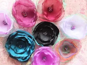 Zarte Blumen Brosche Handarbeit Corsage wunderschönes Accessoire Fee Hippie Boho Goth - Bild 1 von 8