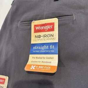 NEU Wrangler Herren 34x32 gerade Passform ultimativ khaki 4-Wege Flex bügelfrei Komfort - Bild 1 von 5