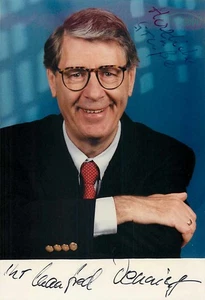 Autogrammkarte TV-Moderator mit Brille - Lächelndes Portrait - Bild 1 von 2