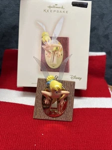 Hallmark Keepsake Ornament Disney's Tinker Bell Stuck In Keyhole 2007 - Picture 1 of 4