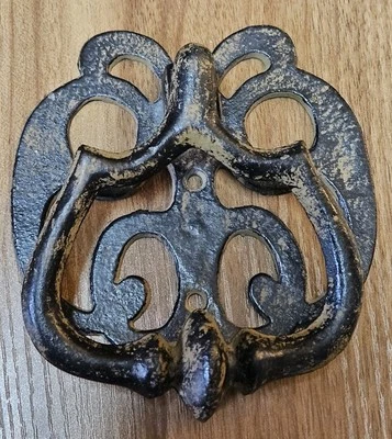 Beautiful Classic Style Wrought Iron Door Knocker 5" X 4 1/2" - Image 1 of 4