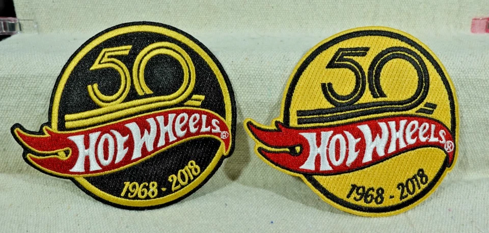 Lote de 2 parches Hot Wheels 50 años Foto 1 de 3