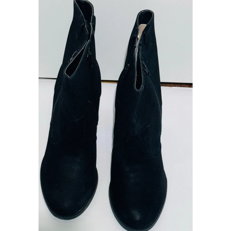 Botas botín de gamuza negras parachoques con cremallera en ambos lados tacón de 2,5" nuevas sin etiquetas  Foto 1 de 4