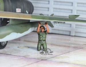 USAF equipaggio di supporto a terra in aeroporto 1:48 modello costruito professionale #11 - Foto 1 di 7