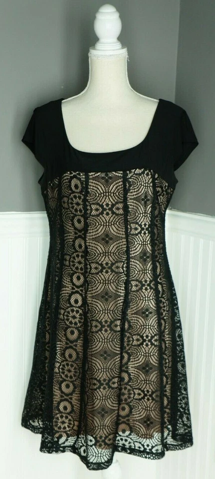 Vestido Vaina Madison Leigh 14 Beige Sin Forro Negro Encaje Hasta la Rodilla  Foto 1 de 4