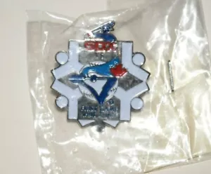 RARE and VINTAGE BLUE JAYS, 1" ENAMEL LAPEL PIN: "First Game, 1977," New, Sealed - Picture 1 of 2