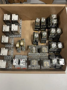 OMRON LY2N RELAY WITH 2260Y3 BASE W518 - Picture 1 of 1