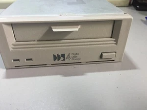C5685A HP SCSI LVD/SE DDS4 20/40GB Internal Storage Drive Beige 3.5” Full Height - Picture 1 of 3