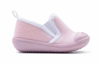 Skidders Girl's Skidproof Gripper Slipper Pink/White Fur Shoes Sz: 8 24-Months - Image 1 of 4