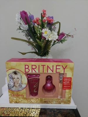 Britney Spears Gift Set 3 Pc EDP 1.0oz, Body Souffle 50ml, Purse spray .33oz NIB - Image 1 of 4