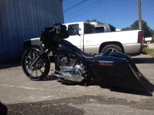 6” Down & Out Bags Kit for Harley Softail and Touring Bikes (REPLACEMENT FENDER) - Foto 1 di 5