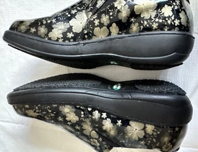 Zuecos Spring Step Comfort 6 negros beige florales metálicos sin cordones Foto 1 de 4