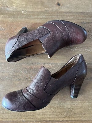 Zapatos de salón de cuero marrón suave tacón bloque para mujer talla Ortholite de punta redonda sin cordones 7,5 Foto 1 de 4