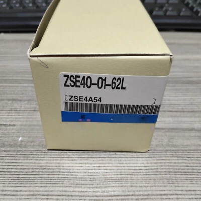 1PC New SMC Pressure Switch ZSE40-01-62L - Image 1 of 3