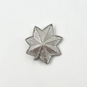 Prendedor insignia de plata esterlina 925 hoja de roble militar de Estados Unidos O-5 rango oficial [9,1 g] - Imagen 1 de 7