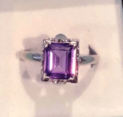 Anillo de oro blanco de 10kt amatista púrpura corte esmeralda talla 6 Foto 1 de 4