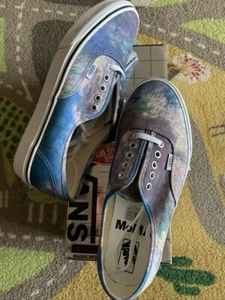Neu im Karton Vans MoMA Claude Monet Schuh Sneaker Freizeit Seerosen Herren Gr. 9 - Bild 1 von 5