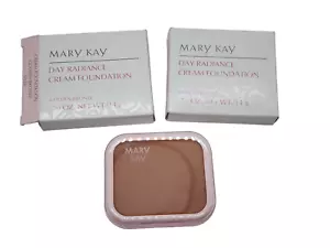 Mary Kay DAY RADIANCE Foundation Golden Bronze 0120 - .5 oz 2 PACK NOS in box - Picture 1 of 2