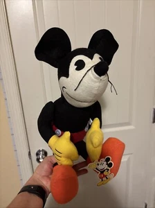 Mickey Mouse Vintage Retro Collection Charlotte Clark – Collection Disney 13” - Picture 1 of 5