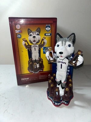 Baloncesto femenino UConn Huskies 11x Campeonato Nacional FOCO Bobblehead 2016 Foto 1 de 4